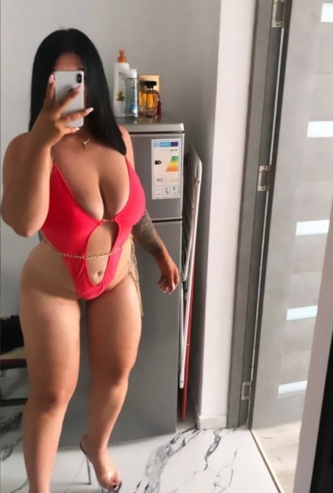 Escorte centura : poze femei goale