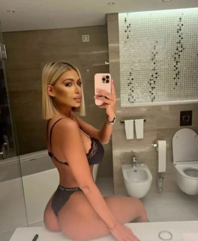Escorte sala palatului : faze comice cu prostituate