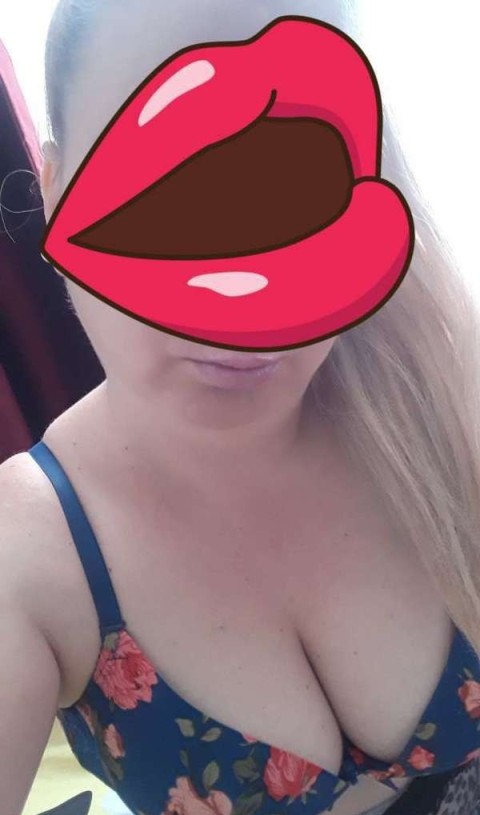 Futai cu trei femei | Escorte camelia